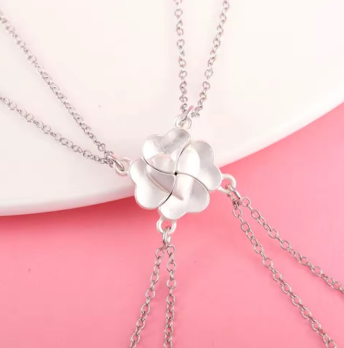 Lovecryst 4PCS Lucky Four Leaf Clover Best Friend Necklace Set