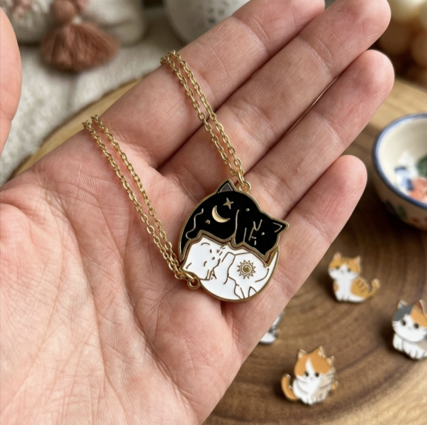 2 PCS Black & White Cat Matching Pendant Necklace Set